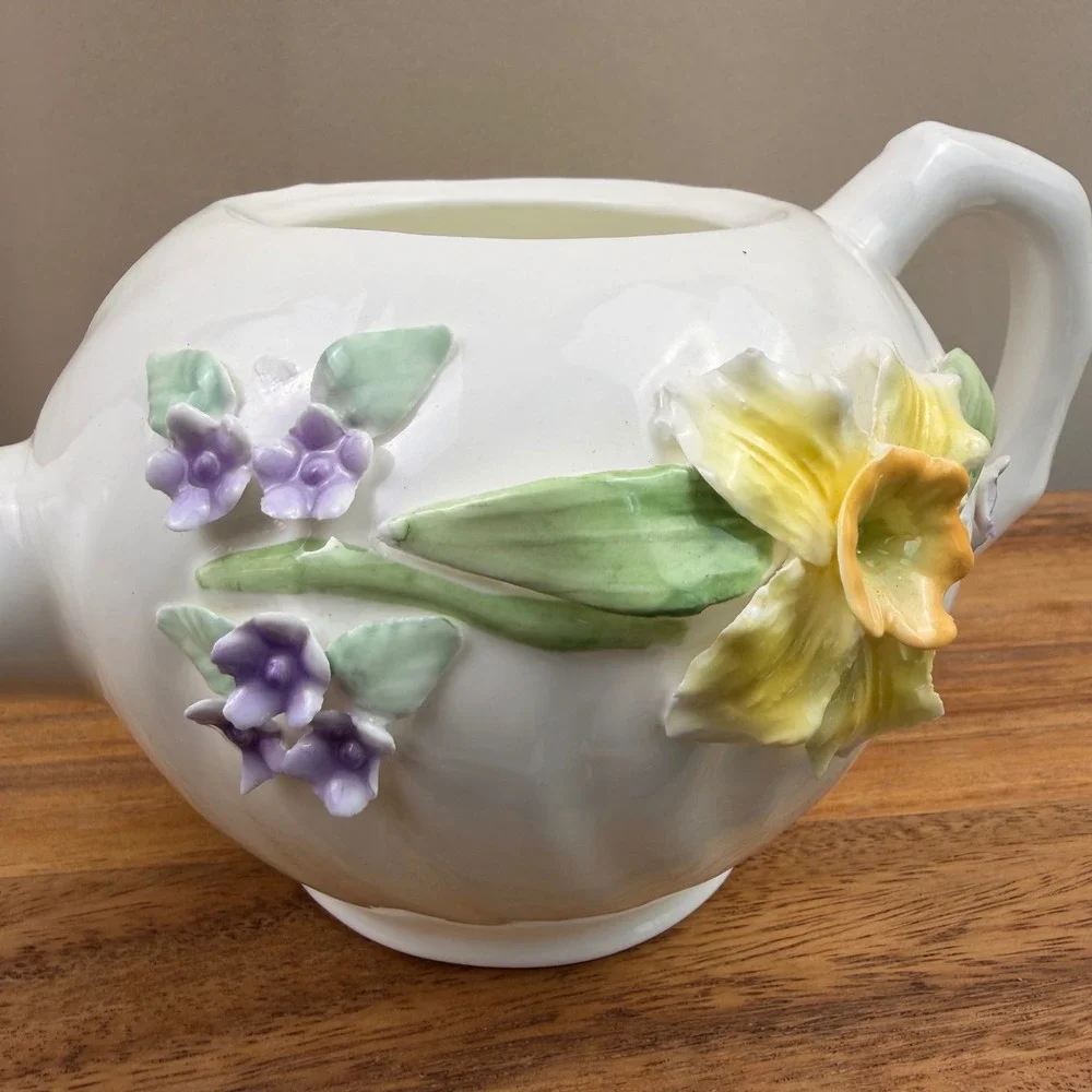 Vintage Daffodil Philippines Bone China Teapot 3D Floral White Yellow Purple